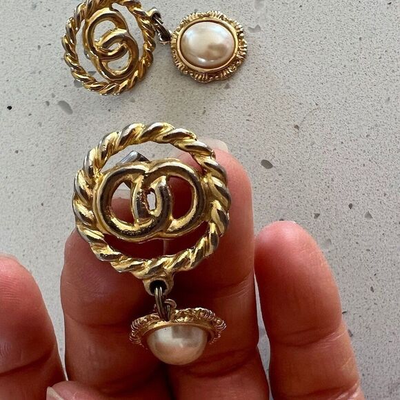 Vtg‎ Stunning RARE Statement Pearl Drop Dangle gold tone infinity Gift Large - Picture 3 of 6